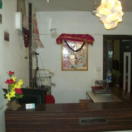 Hotel Mid - Way Inn Gandhinagar Eksteriør bilde